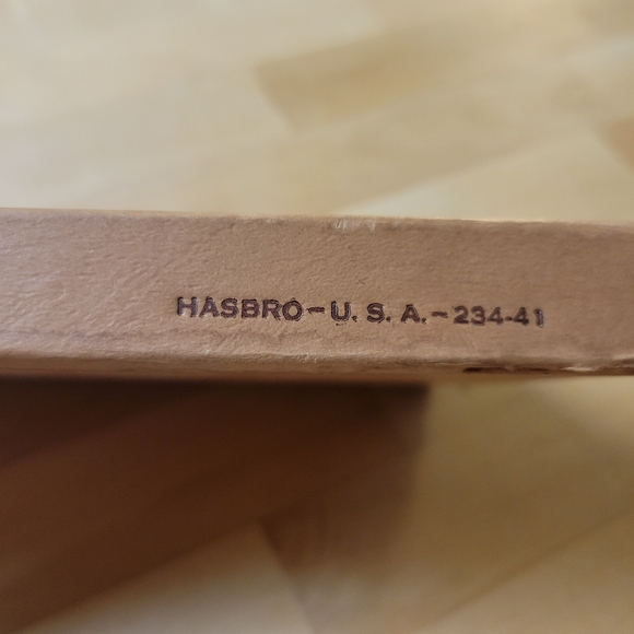 Hasbro Vintage Wild West Corgated Pencil Case Tooled Leather Look - Picture 2 of 7